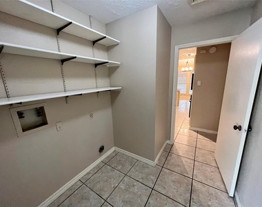 8507 Grove Park Drive - Photo Thumbnail 22