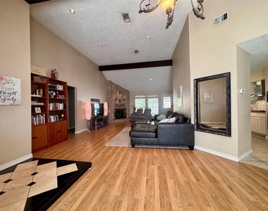 8507 Grove Park Drive - Photo Thumbnail 2