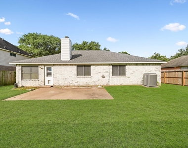 1242 Hunter Wood Drive - Photo Thumbnail 17