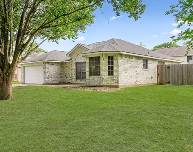 1242 Hunter Wood Drive - Photo Thumbnail 1