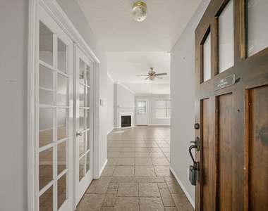 1242 Hunter Wood Drive - Photo Thumbnail 3