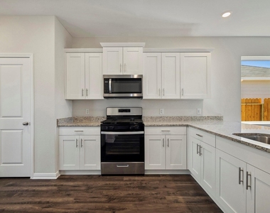 10403 Red Cardinal Drive - Photo Thumbnail 6