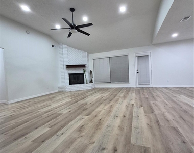 3402 Cascadia Dr - Photo Thumbnail 10