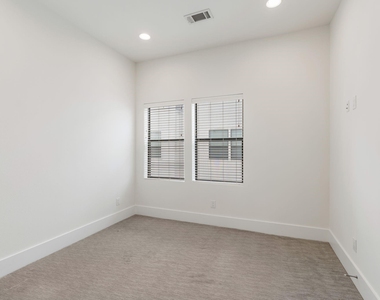 5713 Larkin Street - Photo Thumbnail 23