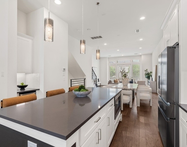 5713 Larkin Street - Photo Thumbnail 14