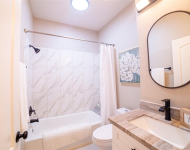 420 N Live Oak Street - Photo Thumbnail 10