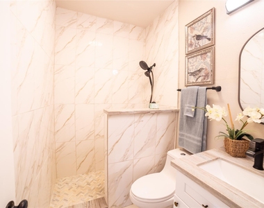 420 N Live Oak Street - Photo Thumbnail 16
