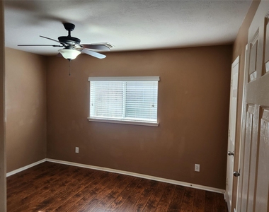 2 Signal Hill Drive - Photo Thumbnail 13