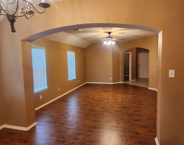 2 Signal Hill Drive - Photo Thumbnail 6