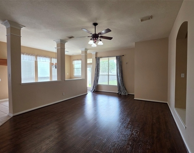 18823 Brighton Trail Lane - Photo Thumbnail 2