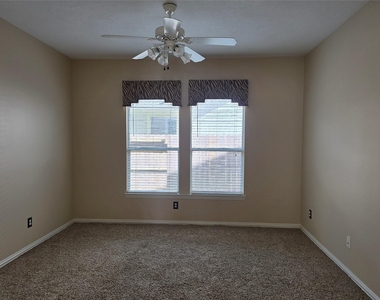 18823 Brighton Trail Lane - Photo Thumbnail 12
