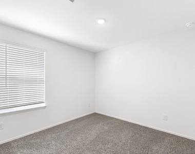 3710 Turnpike Drive - Photo Thumbnail 19