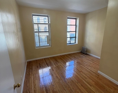 West 172nd Street - Photo Thumbnail 3