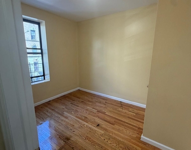 West 172nd Street - Photo Thumbnail 4