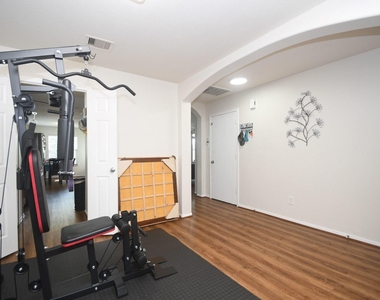2110 Dolan Hills Ct - Photo Thumbnail 12
