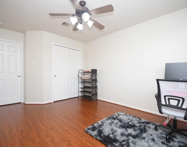 2110 Dolan Hills Ct - Photo Thumbnail 1