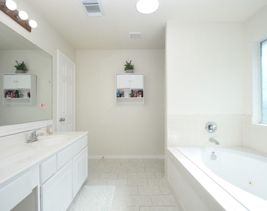 2110 Dolan Hills Ct - Photo Thumbnail 9