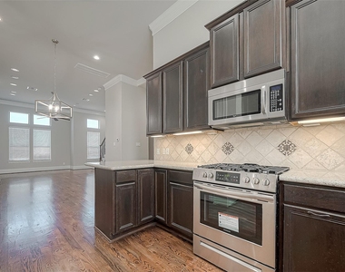 2634 Texas Street - Photo Thumbnail 27