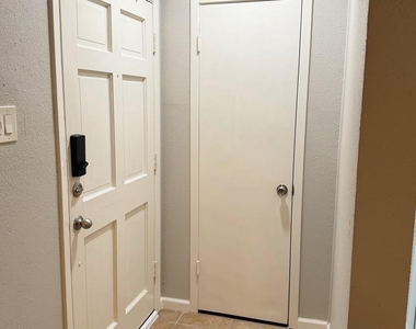2230 S Piney Point Road - Photo Thumbnail 11