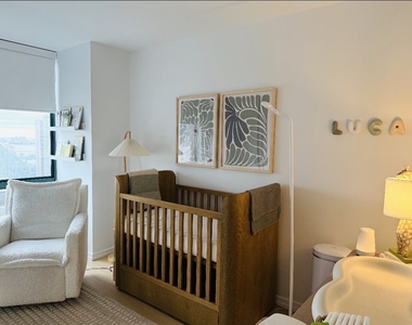 200 West 60th Street - Photo Thumbnail 5