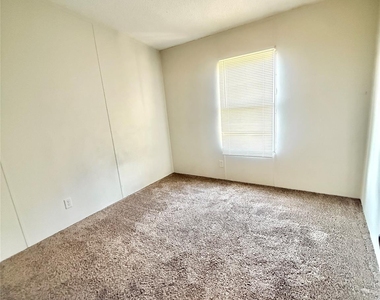 16487 Brittany Way - Photo Thumbnail 12