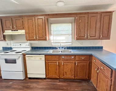 16487 Brittany Way - Photo Thumbnail 8