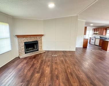 16487 Brittany Way - Photo Thumbnail 4