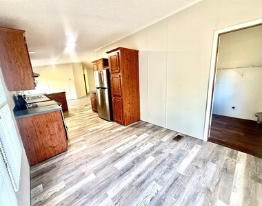 16487 Brittany Way - Photo Thumbnail 7