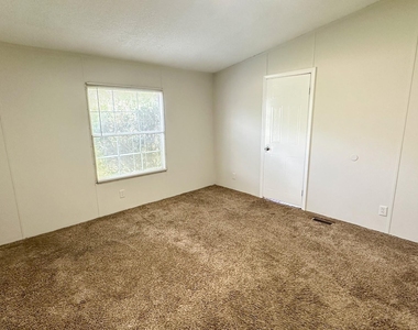 16487 Brittany Way - Photo Thumbnail 15