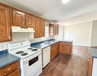 16487 Brittany Way - Photo Thumbnail 13