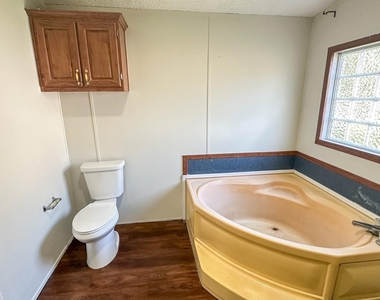 16487 Brittany Way - Photo Thumbnail 20