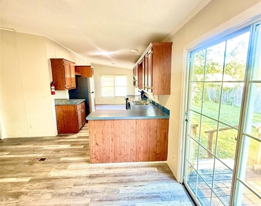 16487 Brittany Way - Photo Thumbnail 6