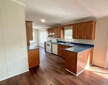 16487 Brittany Way - Photo Thumbnail 7