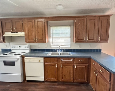 16487 Brittany Way - Photo Thumbnail 9