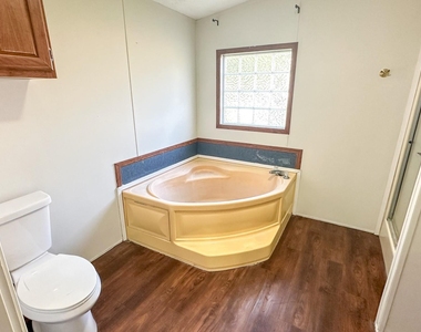 16487 Brittany Way - Photo Thumbnail 18