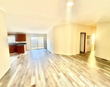 16487 Brittany Way - Photo Thumbnail 5