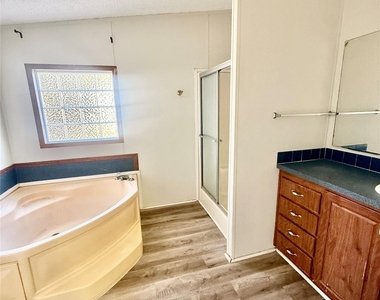 16487 Brittany Way - Photo Thumbnail 9