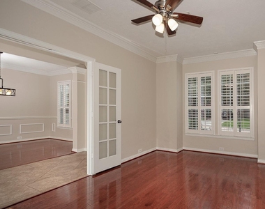 79 French Oaks - Photo Thumbnail 5