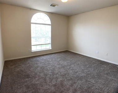 6323 Sunset Cove Lane - Photo Thumbnail 23