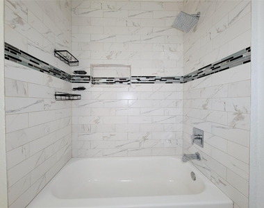 409 S Travis - Photo Thumbnail 21