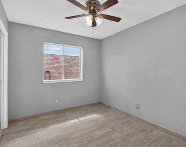 8318 Hot Springs Drive - Photo Thumbnail 24