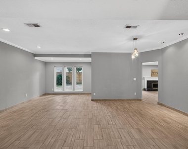 8318 Hot Springs Drive - Photo Thumbnail 3