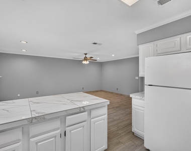 8318 Hot Springs Drive - Photo Thumbnail 14