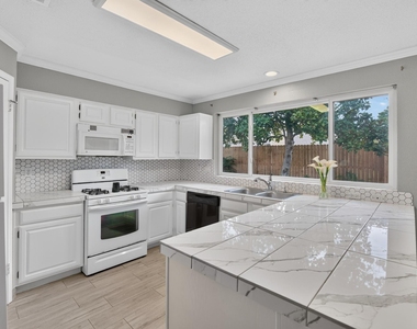 8318 Hot Springs Drive - Photo Thumbnail 11