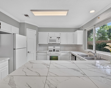 8318 Hot Springs Drive - Photo Thumbnail 12