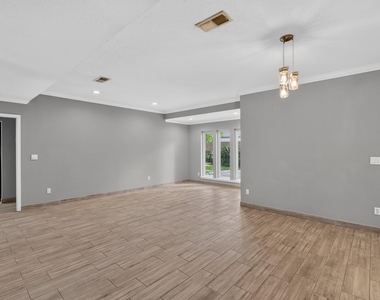 8318 Hot Springs Drive - Photo Thumbnail 7