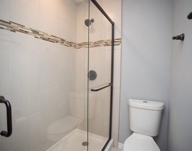 5821 Sunforest Dr - Photo Thumbnail 16