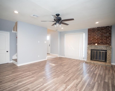 5821 Sunforest Dr - Photo Thumbnail 6