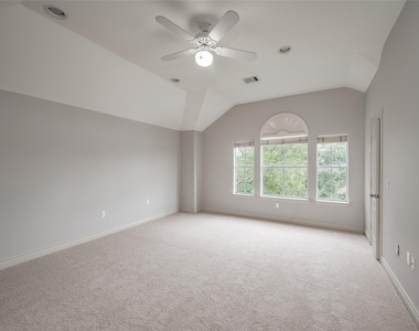315 Sandman Street - Photo Thumbnail 7
