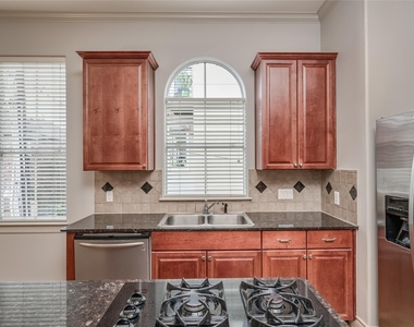 315 Sandman Street - Photo Thumbnail 33